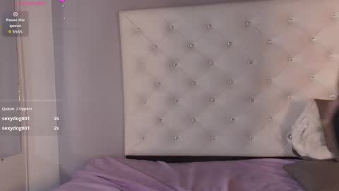 Snapshot of mollyycrystal chatting on December 3, 2025, 8:00 am mollyycrystal online show from December 3, 2025, 8:00 am