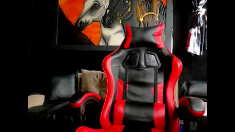 Snapshot of molotov_explosive chatting on November 5, 2025, 9:04 pm Molotov online show from November 5, 2025, 9:04 pm