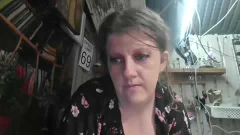 Snapshot of molotovfoxtail chatting on November 30, 2025, 4:49 am Molotovfoxtail online show from November 30, 2025, 4:49 am