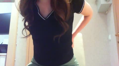 Snapshot of momentbeforedown chatting on November 29, 2025, 5:05 pm Hailey online show from November 29, 2025, 5:05 pm