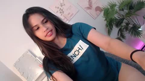 MOMIKHEM online show from October 19, 2025, 6:47 am