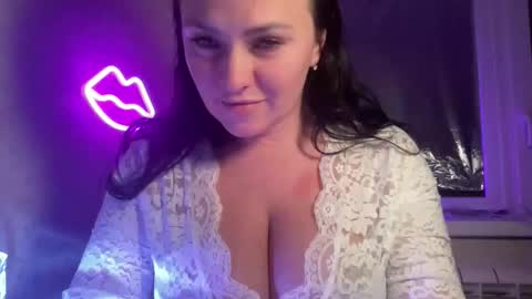 Snapshot of momiyaa chatting on January 7, 2026, 4:31 pm Rihanna online show from January 7, 2026, 4:31 pm