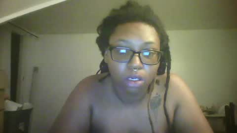 Snapshot of mommiemilkers2000 chatting on July 8, 2026, 3:55 am mommiemilkers2000 online show from July 8, 2026, 3:55 am