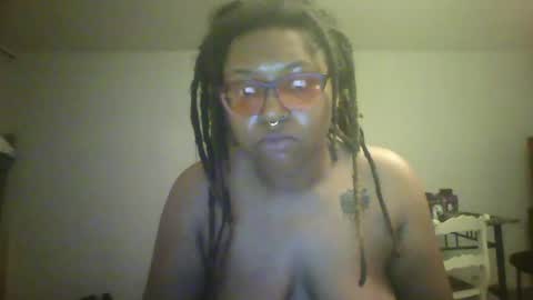 Snapshot of mommiemilkers2000 chatting on July 15, 2026, 2:50 am mommiemilkers2000 online show from July 15, 2026, 2:50 am