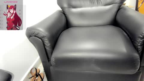 Snapshot of mommy_cassie chatting on December 8, 2024, 1:58 pm Mommy Cassie online show from December 8, 2024, 1:58 pm