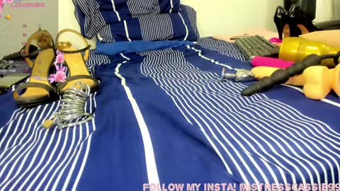 Snapshot of mommy_cassie chatting on December 24, 2024, 2:10 am Mommy Cassie online show from December 24, 2024, 2:10 am