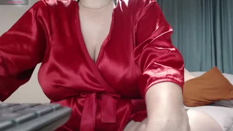 Daphne  online show from November 10, 2025, 12:20 am