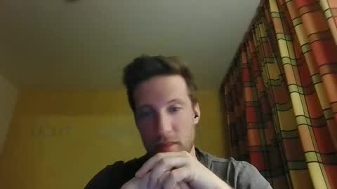 moms_little_monster online show from December 4, 2024, 9:02 pm