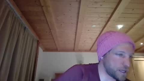 moms_little_monster online show from March 17, 2026, 8:01 pm