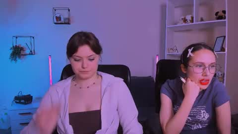 Mona  online show from November 9, 2025, 8:07 pm