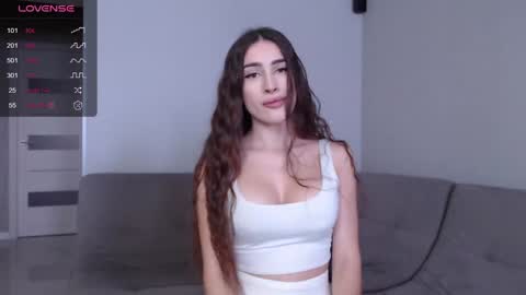 Snapshot of mona_saxxx chatting on December 24, 2024, 8:33 am Hey Guys im Mona. PVT is Open Please Make me CUM online show from December 24, 2024, 8:33 am