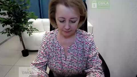 Snapshot of mona_w chatting on February 27, 2026, 10:59 am Mona online show from February 27, 2026, 10:59 am