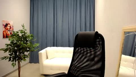 Mona online show from May 27, 2026, 11:07 am