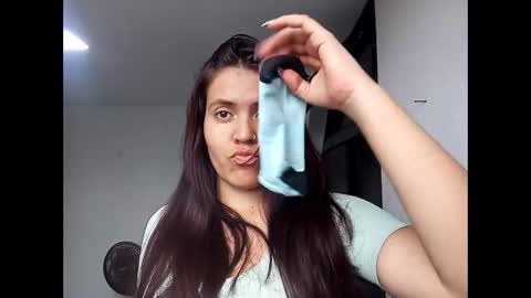 Snapshot of monalia17 chatting on January 5, 2026, 7:39 pm monalia17 online show from January 5, 2026, 7:39 pm