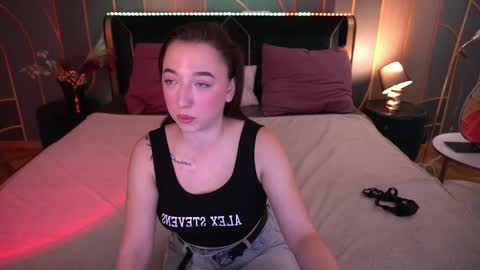 Snapshot of monamourrrr chatting on September 20, 2025, 6:25 am Taina online show from September 20, 2025, 6:25 am