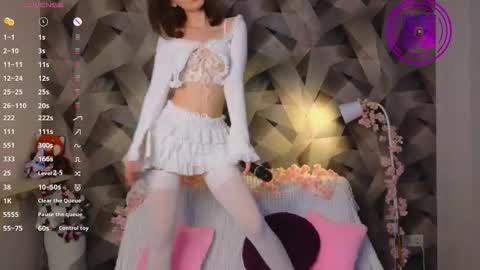 Mona online show from December 4, 2025, 3:21 pm