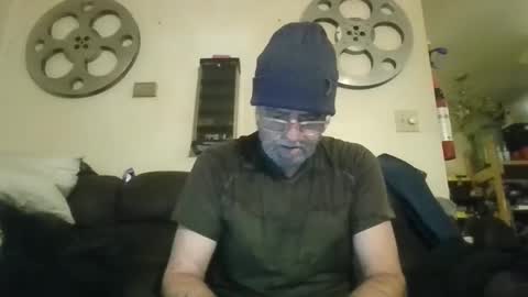 Snapshot of mondaymonday chatting on January 3, 2025, 4:27 pm mondaymonday online show from January 3, 2025, 4:27 pm