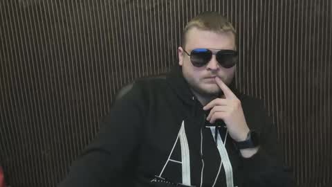 Snapshot of moneycumshot chatting on February 20, 2026, 5:02 pm Alex online show from February 20, 2026, 5:02 pm