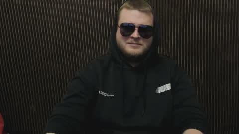 Snapshot of moneycumshot chatting on March 6, 2026, 8:27 pm Alex online show from March 6, 2026, 8:27 pm