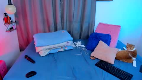 aleja      independent model       online show from February 7, 2026, 2:15 am