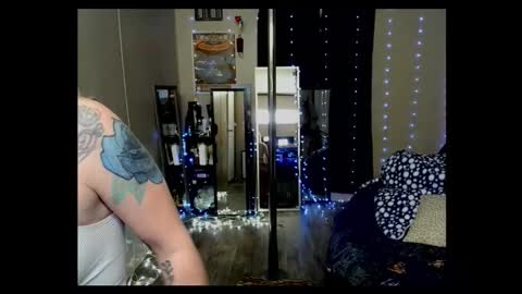 Snapshot of monica_lily chatting on January 12, 2026, 7:19 pm Monica online show from January 12, 2026, 7:19 pm