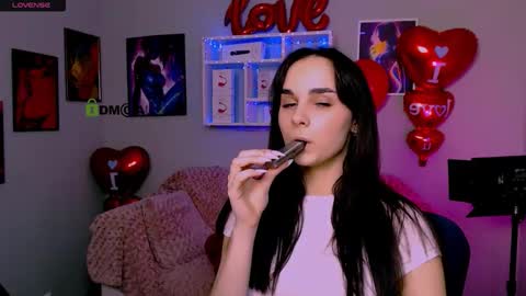 Snapshot of monica_xcx chatting on February 18, 2026, 9:22 pm Monica online show from February 18, 2026, 9:22 pm