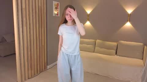 Snapshot of monicabiluci chatting on November 25, 2025, 4:18 pm my name is Nika online show from November 25, 2025, 4:18 pm