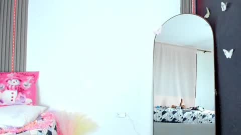 Snapshot of monicaflower chatting on December 17, 2024, 11:38 pm Kiim online show from December 17, 2024, 11:38 pm