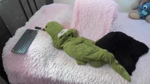 monicaharrison online show from December 19, 2025, 3:08 pm