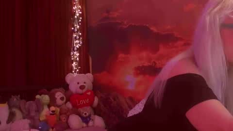 Monika    online show from December 15, 2025, 2:38 am