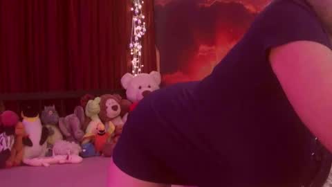 Snapshot of monicutex chatting on December 22, 2025, 3:03 am Monika online show from December 22, 2025, 3:03 am