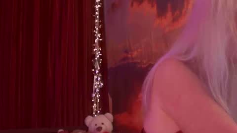 Snapshot of monicutex chatting on February 16, 2026, 3:02 am Monika online show from February 16, 2026, 3:02 am