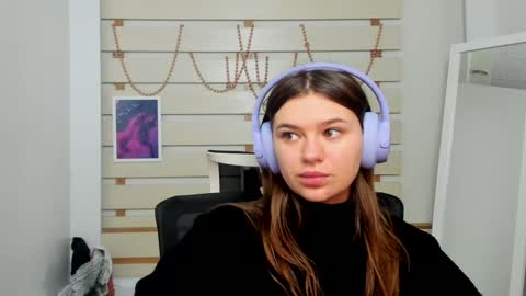 Monika online show from February 8, 2025, 1:44 pm