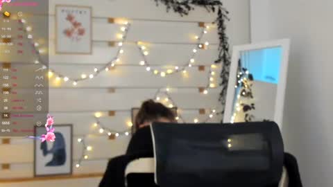 Monika online show from December 5, 2025, 2:25 pm