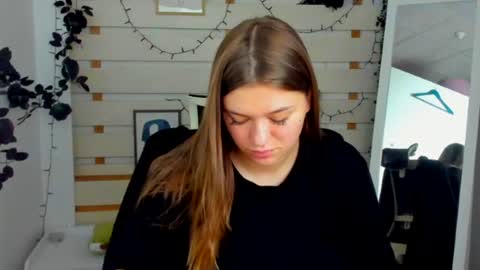 Monika online show from April 11, 2026, 7:24 am