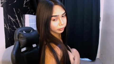 monikaaaaaaaaaa online show from June 8, 2026, 1:28 am