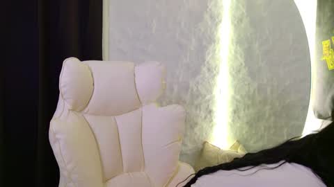 Snapshot of monique_a chatting on November 21, 2025, 6:23 am Ask me online show from November 21, 2025, 6:23 am