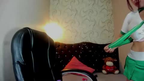 Snapshot of moniquehick chatting on February 27, 2026, 4:18 pm Monica online show from February 27, 2026, 4:18 pm