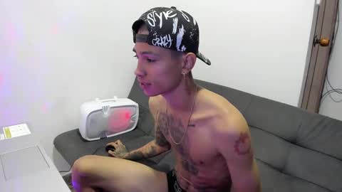 monkeyd_66 online show from December 19, 2024, 10:56 am