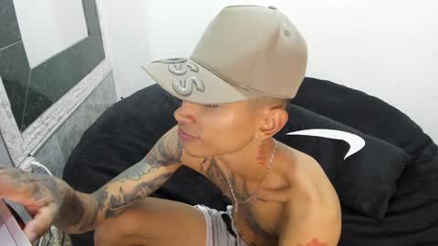 monkeyd_66 online show from February 1, 2025, 1:44 am