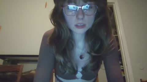 Snapshot of monkeygirl99 chatting on February 6, 2026, 5:23 am monkeygirl9 come play with me slut daddy bad spanking cute girl submissive online show from February 6, 2026, 5:23 am