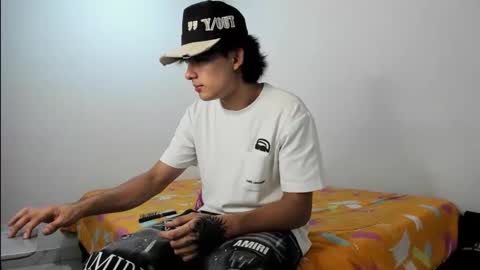 monky_0002 online show from May 7, 2026, 9:20 pm