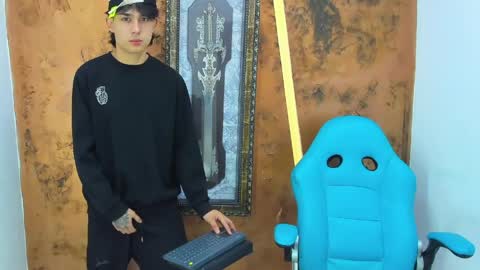 monky_0002 online show from June 4, 2026, 8:37 pm