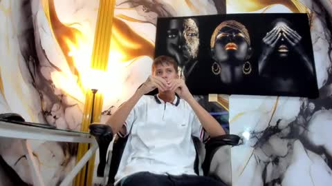 Snapshot of mono_blonde chatting on September 9, 2025, 7:46 pm mono_blonde online show from September 9, 2025, 7:46 pm