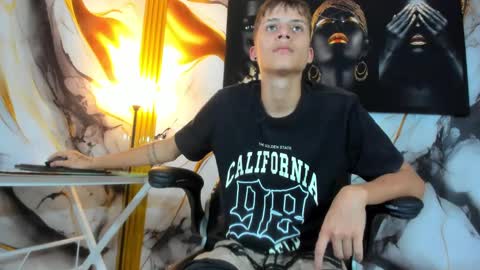 Snapshot of mono_blonde chatting on September 15, 2025, 8:31 pm mono_blonde online show from September 15, 2025, 8:31 pm