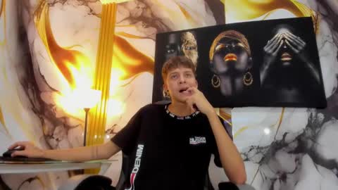 Snapshot of mono_blonde chatting on October 7, 2025, 7:55 pm mono_blonde online show from October 7, 2025, 7:55 pm