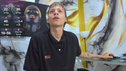 Snapshot of mono_blonde chatting on May 19, 2026, 11:49 am mono_blonde online show from May 19, 2026, 11:49 am