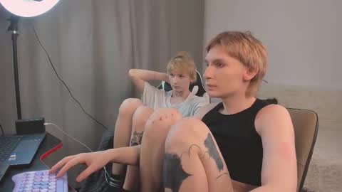 Mon online show from September 13, 2025, 9:03 pm