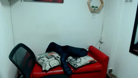 monserrat_diva online show from March 4, 2026, 8:15 pm