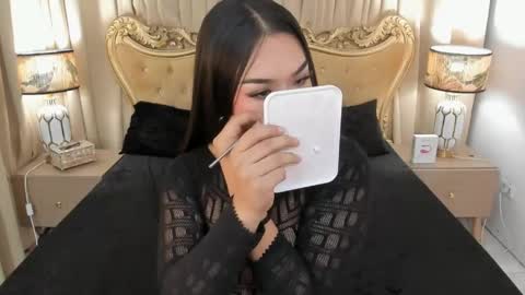 OliviaRoxy online show from May 15, 2026, 5:25 am